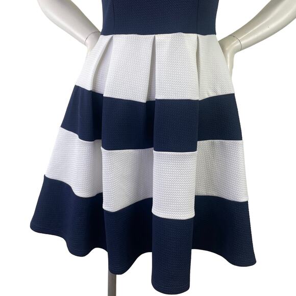 Fashion Magazine Vntg 80s Sleeveless Mini Dress Navy White Scoop Neck Fit Flare - Picture 4 of 14